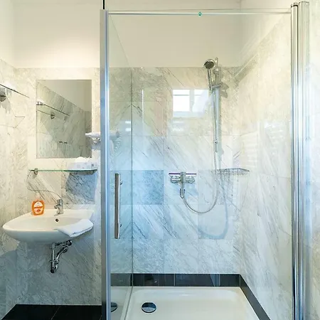 아파트 Gutshaus Gross Helle